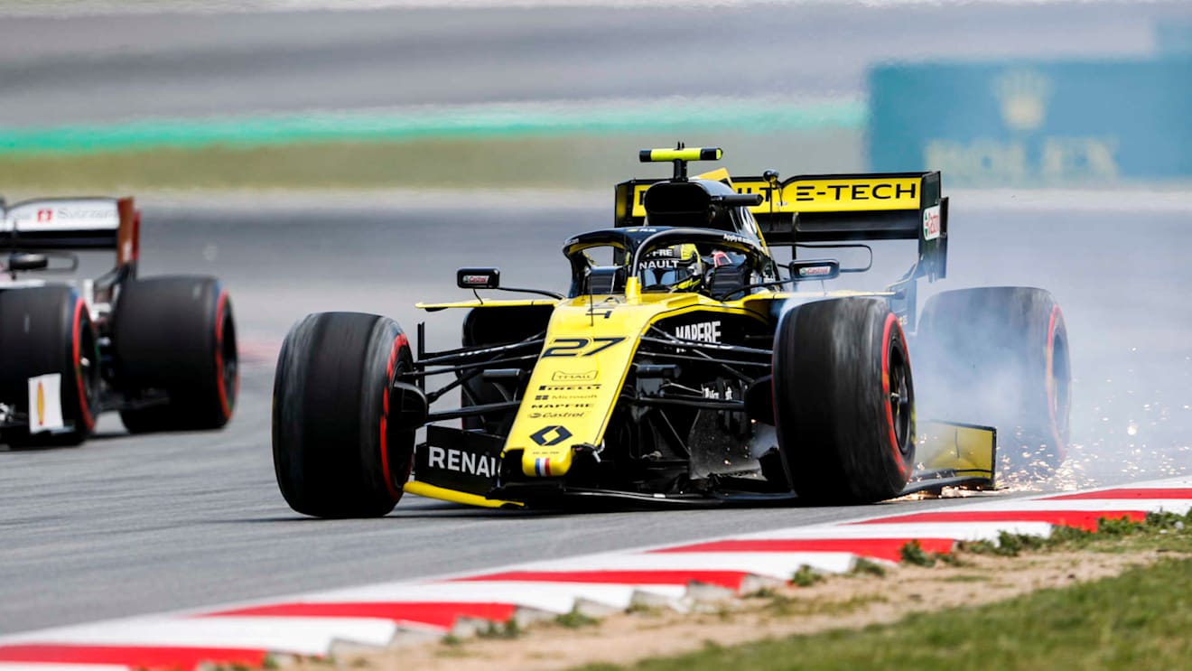 CIRCUIT DE BARCELONA-CATALUNYA, SPAIN - MAY 11: Nico Hulkenberg, Renault R.S. 19 drives back to the pits with damage during the Spanish GP at Circuit de Barcelona-Catalunya on May 11, 2019 in Circuit de Barcelona-Catalunya, Spain. (Photo by Simon Galloway / Sutton Images)