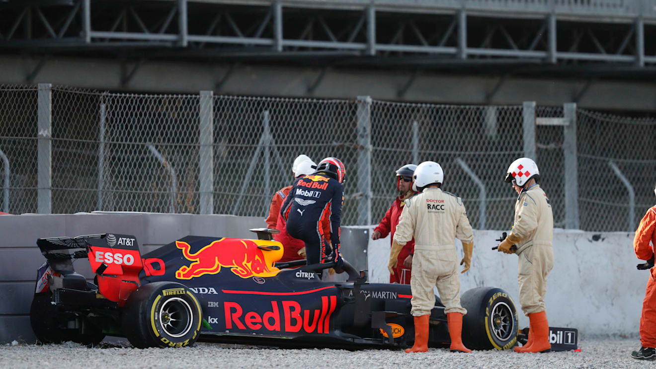 CIRCUIT DE BARCELONA-CATALUNYA, SPAIN - FEBRUARY 19: Pierre Gasly, Red Bull Racing RB15 in the gravel after crashing into the barrier during the Barcelona February testing at Circuit de Barcelona-Catalunya on February 19, 2019 in Circuit de Barcelona-Catalunya, Spain. (Photo by Glenn Dunbar / LAT Images)