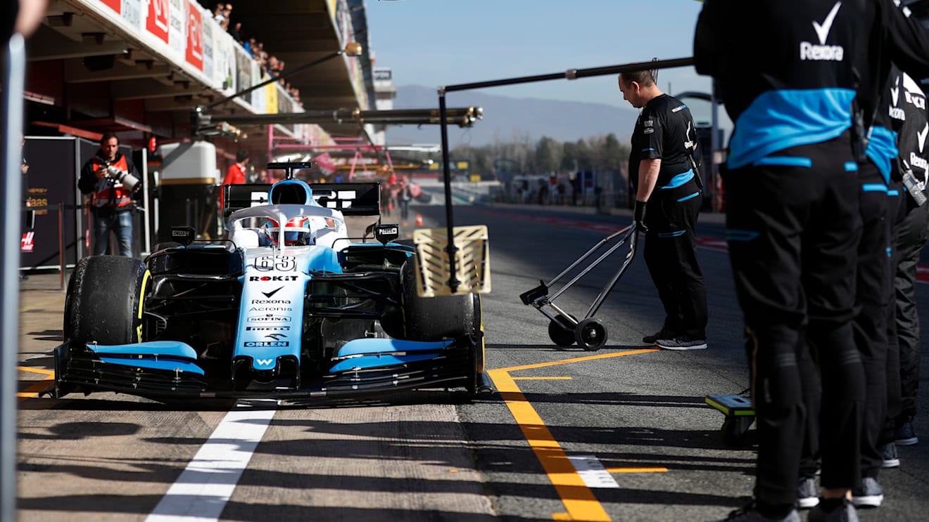 CIRCUIT DE BARCELONA-CATALUNYA, SPAIN - FEBRUARY 26: George Russell, Williams FW42 during the Barcelona February testing II at Circuit de Barcelona-Catalunya on February 26, 2019 in Circuit de Barcelona-Catalunya, Spain. (Photo by Zak Mauger / LAT Images)