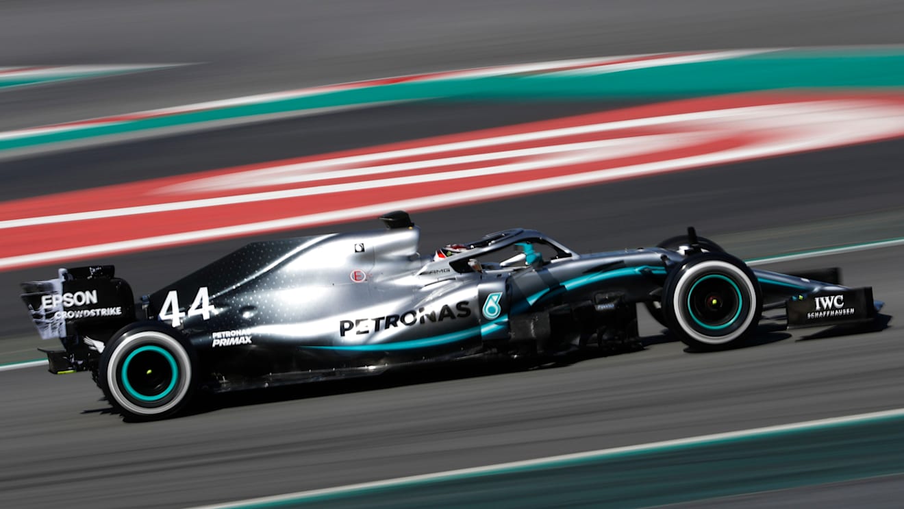 CIRCUIT DE BARCELONA-CATALUNYA, SPAIN - FEBRUARY 26: Lewis Hamilton, Mercedes-AMG F1 W10 EQ Power+ during the Barcelona February testing II at Circuit de Barcelona-Catalunya on February 26, 2019 in Circuit de Barcelona-Catalunya, Spain. (Photo by Zak Mauger / LAT Images)