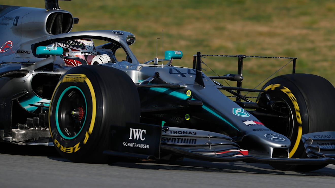 CIRCUIT DE BARCELONA-CATALUNYA, SPAIN - FEBRUARY 28: Lewis Hamilton, Mercedes-AMG F1 W10 EQ Power+ during the Barcelona February testing II at Circuit de Barcelona-Catalunya on February 28, 2019 in Circuit de Barcelona-Catalunya, Spain. (Photo by Zak Mauger / LAT Images)