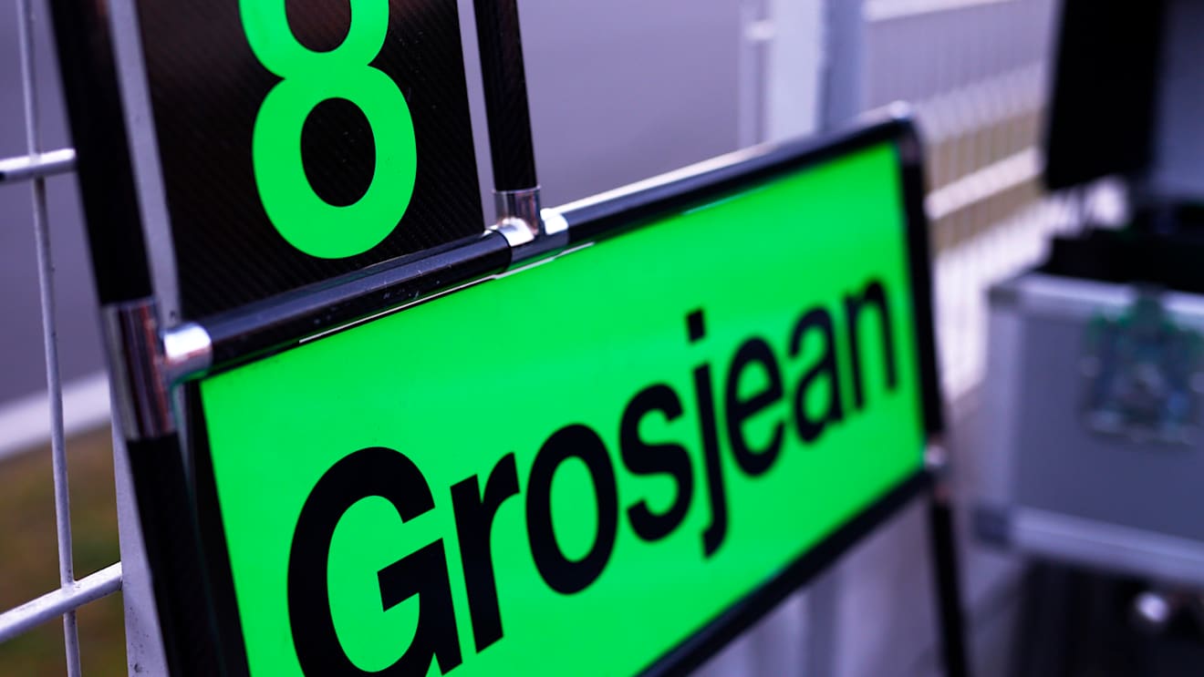 CIRCUIT DE BARCELONA-CATALUNYA, SPAIN - FEBRUARY 27: Pit board for Romain Grosjean, Haas F1 Team during the Barcelona February testing II at Circuit de Barcelona-Catalunya on February 27, 2019 in Circuit de Barcelona-Catalunya, Spain. (Photo by Andy Hone / LAT Images)