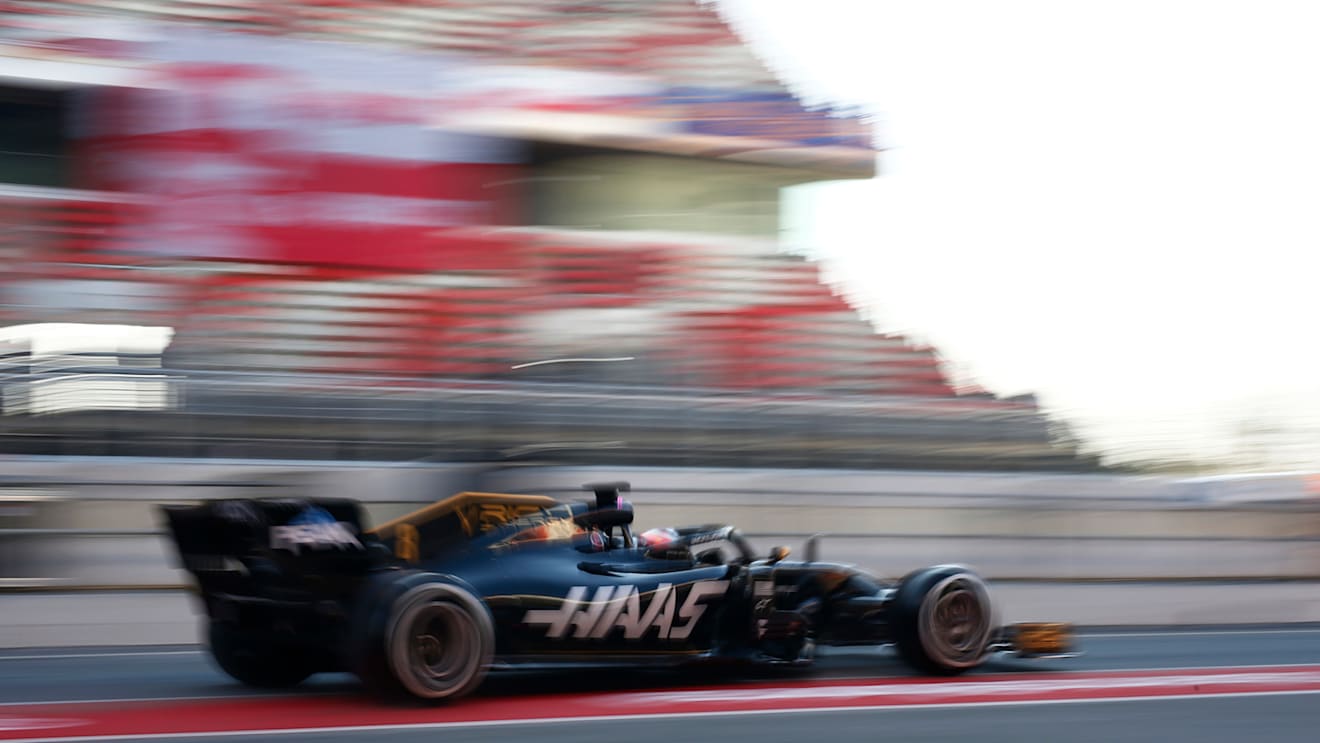 CIRCUIT DE BARCELONA-CATALUNYA, SPAIN - FEBRUARY 27: Romain Grosjean, Haas F1 Team VF-19 during the Barcelona February testing II at Circuit de Barcelona-Catalunya on February 27, 2019 in Circuit de Barcelona-Catalunya, Spain. (Photo by Andy Hone / LAT Images)
