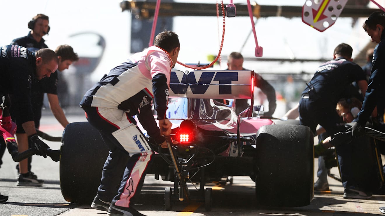 CIRCUIT DE BARCELONA-CATALUNYA, SPAIN - FEBRUARY 27: Sergio Perez, SportPesa Racing Point F1 Team RP19 pit stop during the Barcelona February testing II at Circuit de Barcelona-Catalunya on February 27, 2019 in Circuit de Barcelona-Catalunya, Spain. (Photo by Glenn Dunbar / LAT Images)