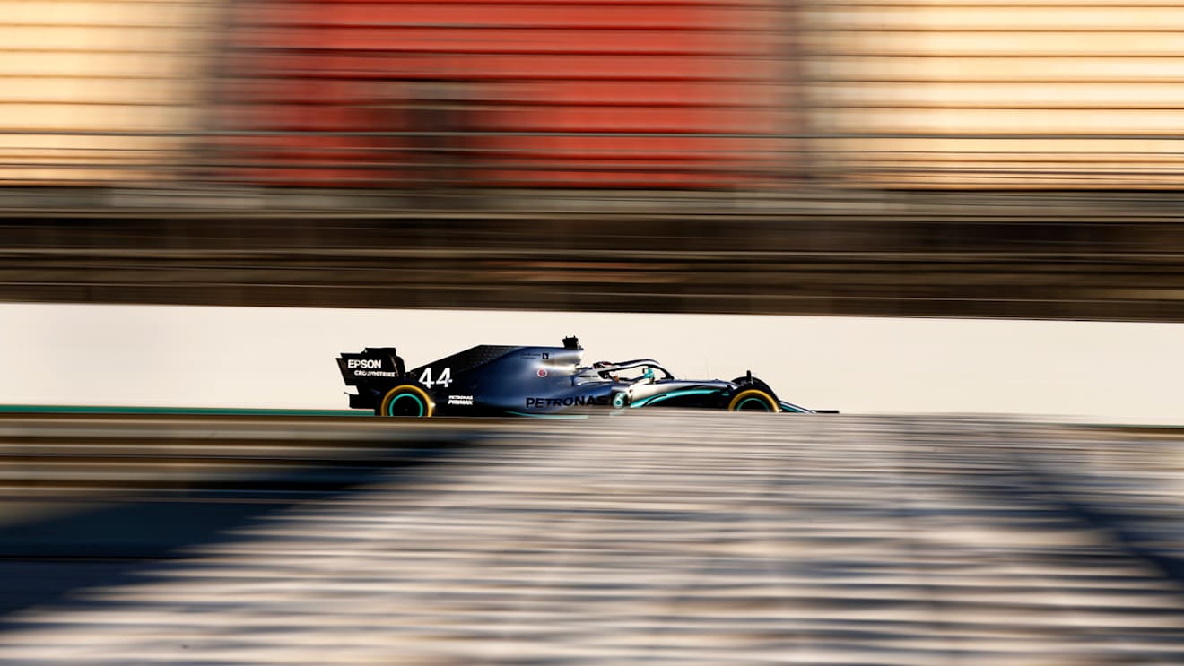 CIRCUIT DE BARCELONA-CATALUNYA, SPAIN - FEBRUARY 27: Lewis Hamilton, Mercedes-AMG F1 W10 EQ Power+ during the Barcelona February testing II at Circuit de Barcelona-Catalunya on February 27, 2019 in Circuit de Barcelona-Catalunya, Spain. (Photo by Andy Hone / LAT Images)