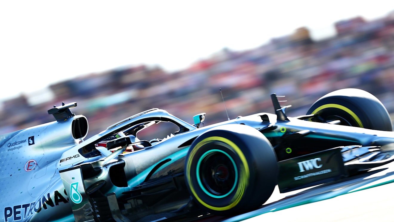 AUSTIN, TEXAS - NOVEMBER 02: Lewis Hamilton of Great Britain driving the (44) Mercedes AMG Petronas F1 Team Mercedes W10 on track during qualifying for the F1 Grand Prix of USA at Circuit of The Americas on November 02, 2019 in Austin, Texas. (Photo by Dan Istitene/Getty Images)