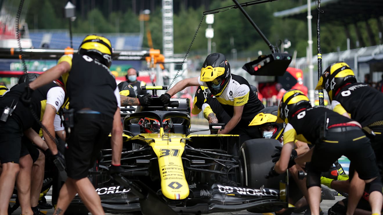 SPIELBERG, AUSTRIA - JULY 03:  Esteban Ocon of France driving the (31) Renault Sport Formula One Team RS20 comes in for a tyre change during practice for the F1 Grand Prix of Austria at Red Bull Ring on July 03, 2020 in Spielberg, Austria. (Photo by Peter Fox/Getty Images)