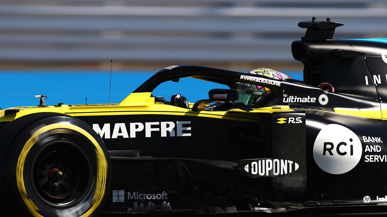 NORTHAMPTON, ENGLAND - JULY 31: Daniel Ricciardo of Australia driving the (3) Renault Sport Formula One Team RS20 on track during practice for the F1 Grand Prix of Great Britain at Silverstone on July 31, 2020 in Northampton, England. (Photo by Bryn Lennon/Getty Images)