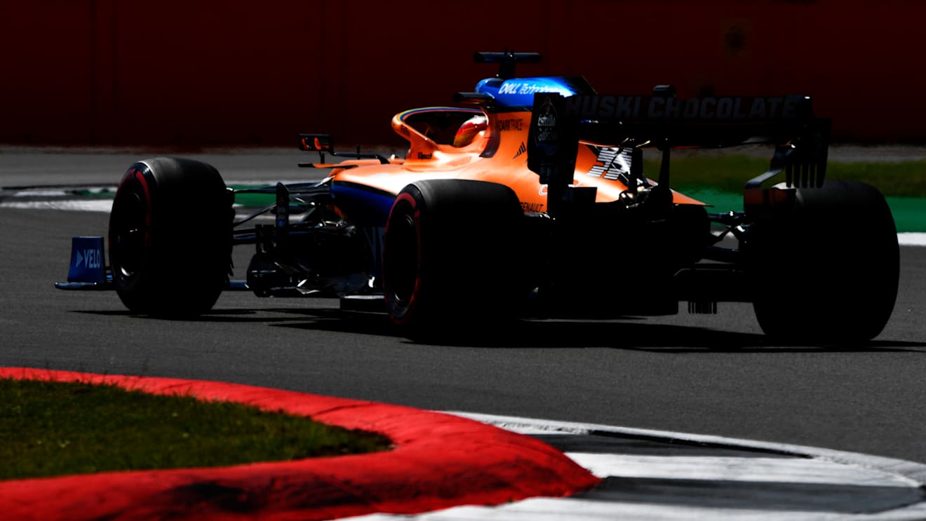 NORTHAMPTON, ENGLAND - AUGUST 01: Carlos Sainz of Spain driving the (55) McLaren F1 Team MCL35 Renault on track during qualifying for the F1 Grand Prix of Great Britain at Silverstone on August 01, 2020 in Northampton, England. (Photo by Rudy Carezzevoli/Getty Images)