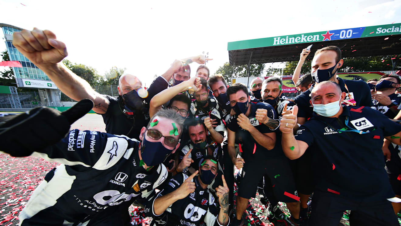 MONZA, ITALY - SEPTEMBER 06: The Scuderia AlphaTauri team celebrate the win of Pierre Gasly of France and Scuderia AlphaTauri during the F1 Grand Prix of Italy at Autodromo di Monza on September 06, 2020 in Monza, Italy. (Photo by Peter Fox/Getty Images)