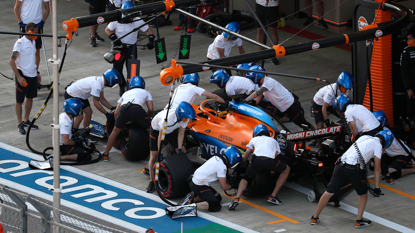 SOCHI, RUSSIA - SEPTEMBER 25: Carlos Sainz of Spain driving the (55) McLaren F1 Team MCL35 Renault stops in the Pitlane during practice ahead of the F1 Grand Prix of Russia at Sochi Autodrom on September 25, 2020 in Sochi, Russia. (Photo by Yuri Kochetkov - Pool/2020 Getty Images)