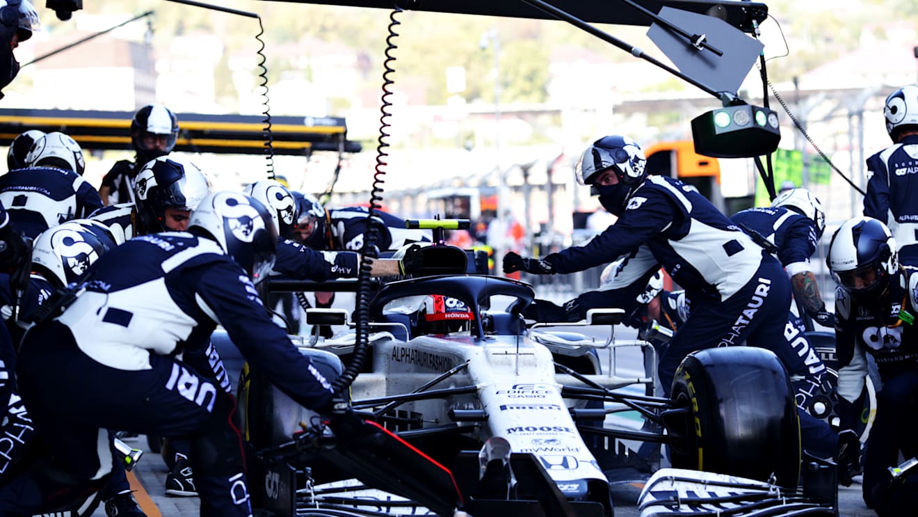 SOCHI, RUSSIA - SEPTEMBER 27: Pierre Gasly of France driving the (10) Scuderia AlphaTauri AT01 Honda makes a pitstop during the F1 Grand Prix of Russia at Sochi Autodrom on September 27, 2020 in Sochi, Russia. (Photo by Peter Fox/Getty Images)