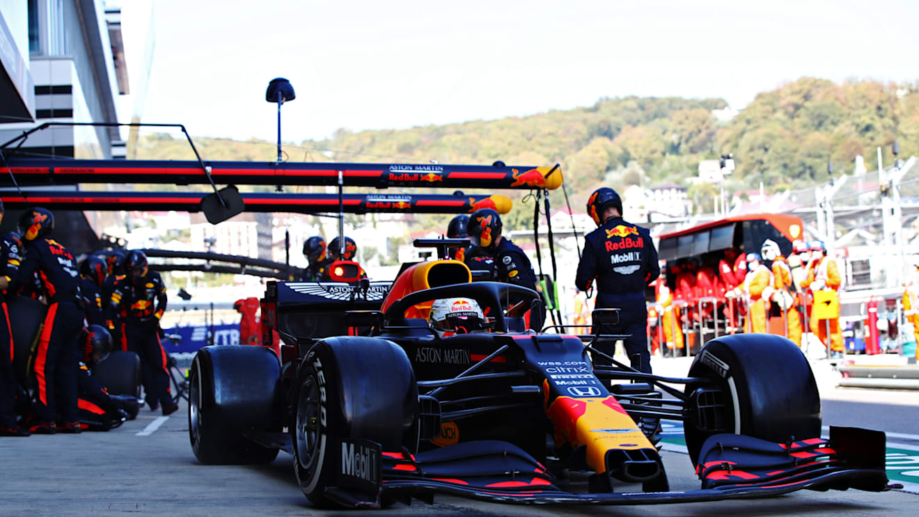 SOCHI, RUSSIA - SEPTEMBER 27: Max Verstappen of the Netherlands driving the (33) Aston Martin Red Bull Racing RB16 makes a pitstop during the F1 Grand Prix of Russia at Sochi Autodrom on September 27, 2020 in Sochi, Russia. (Photo by Mark Thompson/Getty Images)
