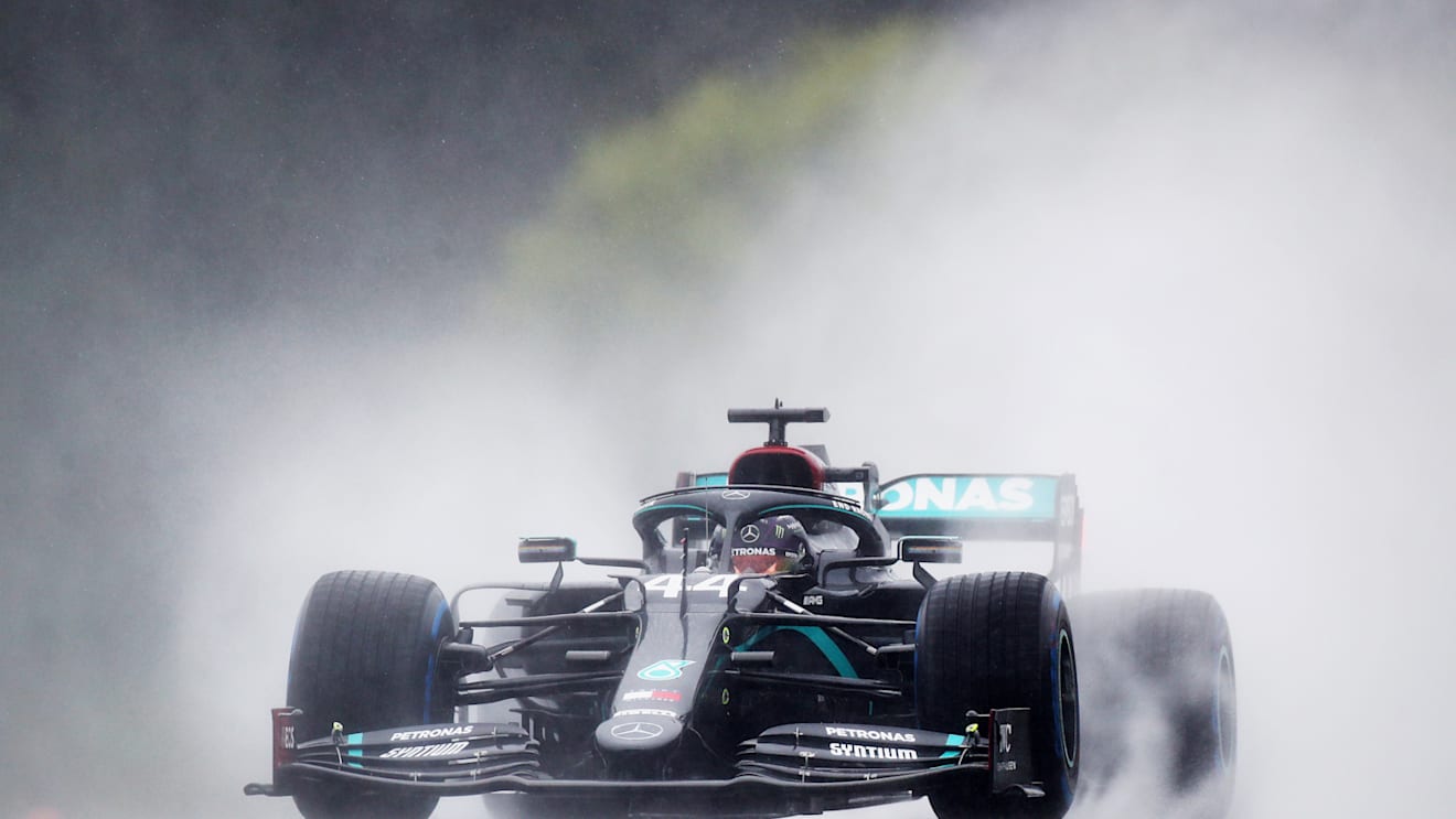 SPIELBERG, AUSTRIA - JULY 11: Lewis Hamilton of Great Britain driving the (44) Mercedes AMG Petronas F1 Team Mercedes W11 on track during qualifying for the Formula One Grand Prix of Styria at Red Bull Ring on July 11, 2020 in Spielberg, Austria. (Photo by Mark Thompson/Getty Images)