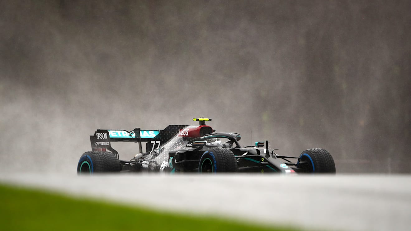 SPIELBERG, AUSTRIA - JULY 11: Valtteri Bottas of Finland driving the (77) Mercedes AMG Petronas F1 Team Mercedes W11 on track during qualifying for the Formula One Grand Prix of Styria at Red Bull Ring on July 11, 2020 in Spielberg, Austria. (Photo by Bryn Lennon/Getty Images)