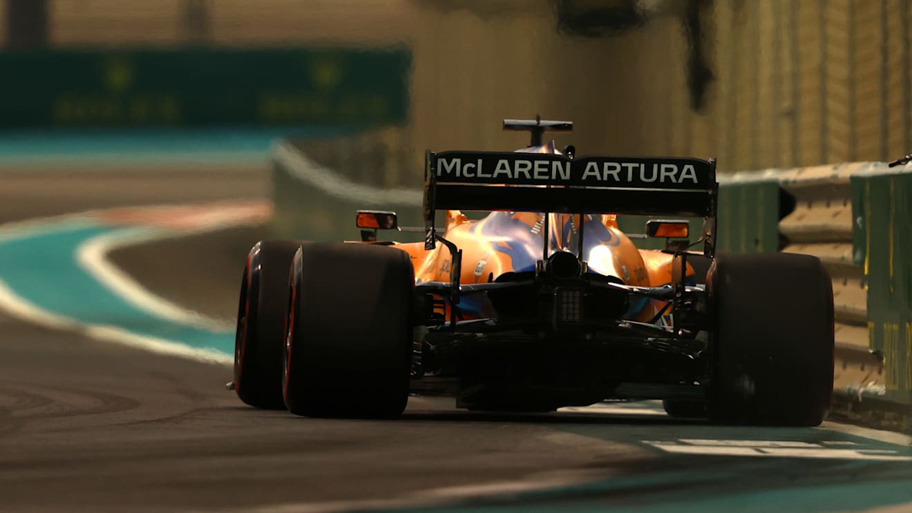 ABU DHABI, UNITED ARAB EMIRATES - DECEMBER 11:Daniel Ricciardo of Australia driving the (3) McLaren F1 Team MCL35M Mercedes during qualifying ahead of the F1 Grand Prix of Abu Dhabi at Yas Marina Circuit on December 11, 2021 in Abu Dhabi, United Arab Emirates. (Photo by Bryn Lennon/Getty Images)