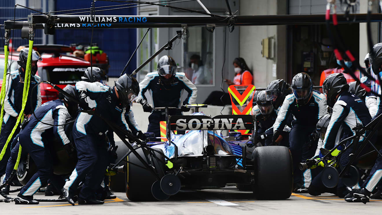 SPIELBERG, AUSTRIA - JULY 04: Nicholas Latifi of Canada driving the (6) Williams Racing FW43B Mercedes makes a pitstop during the F1 Grand Prix of Austria at Red Bull Ring on July 04, 2021 in Spielberg, Austria. (Photo by Peter Fox/Getty Images)