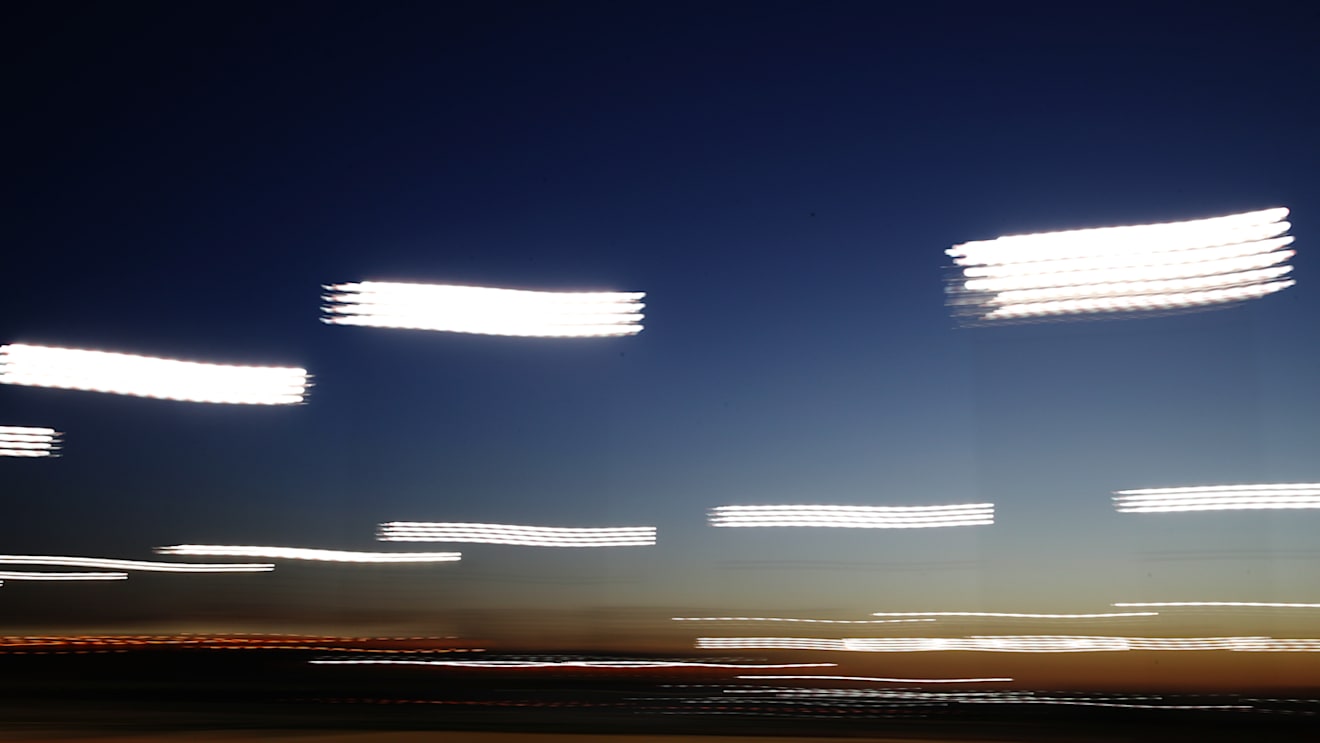 Ricciardo blazes into the night