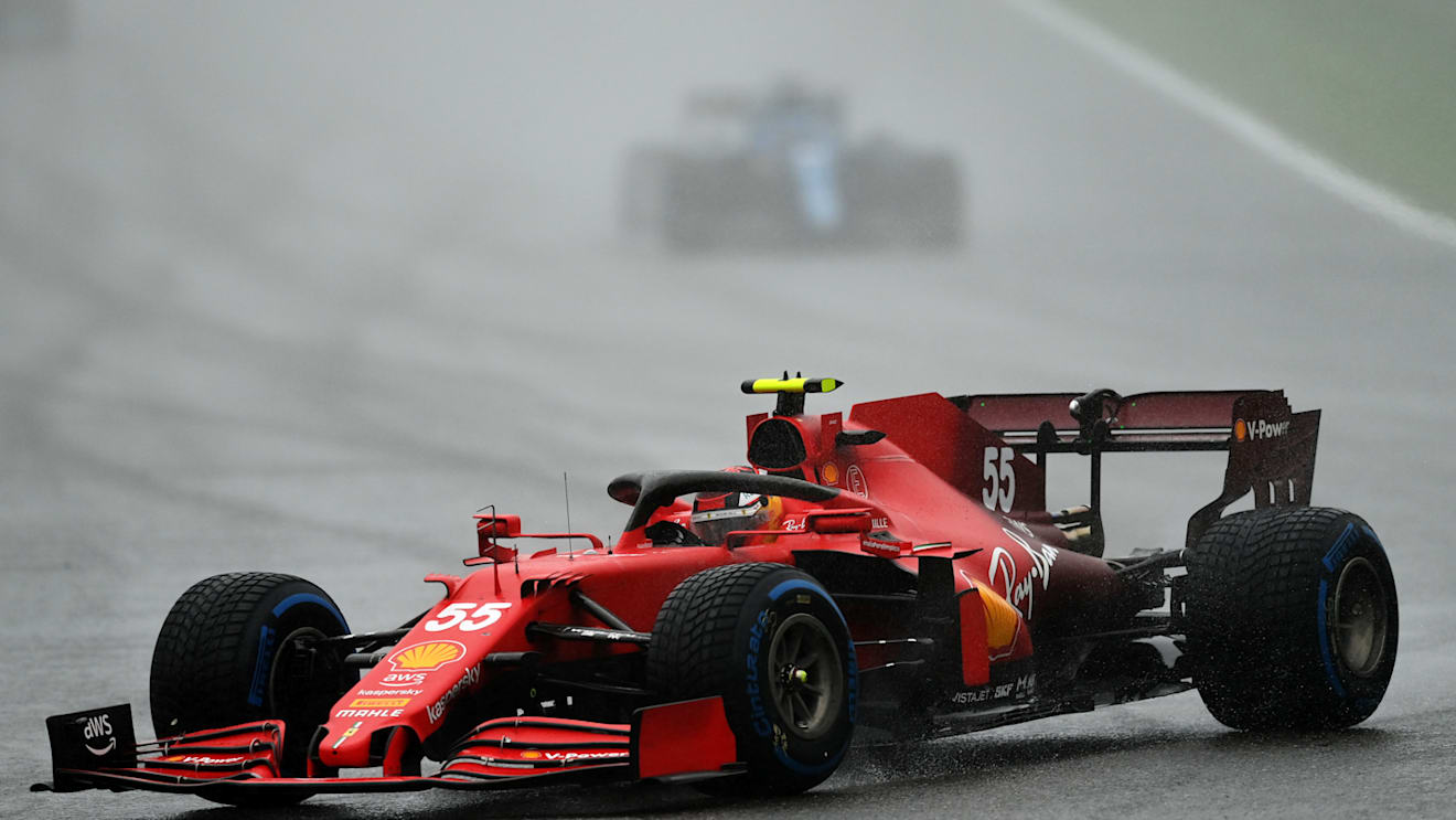 SPA, BELGIUM - AUGUST 29: Carlos Sainz of Spain driving the (55) Scuderia Ferrari SF21 during the F1 Grand Prix of Belgium at Circuit de Spa-Francorchamps on August 29, 2021 in Spa, Belgium. (Photo by Dan Mullan/Getty Images)