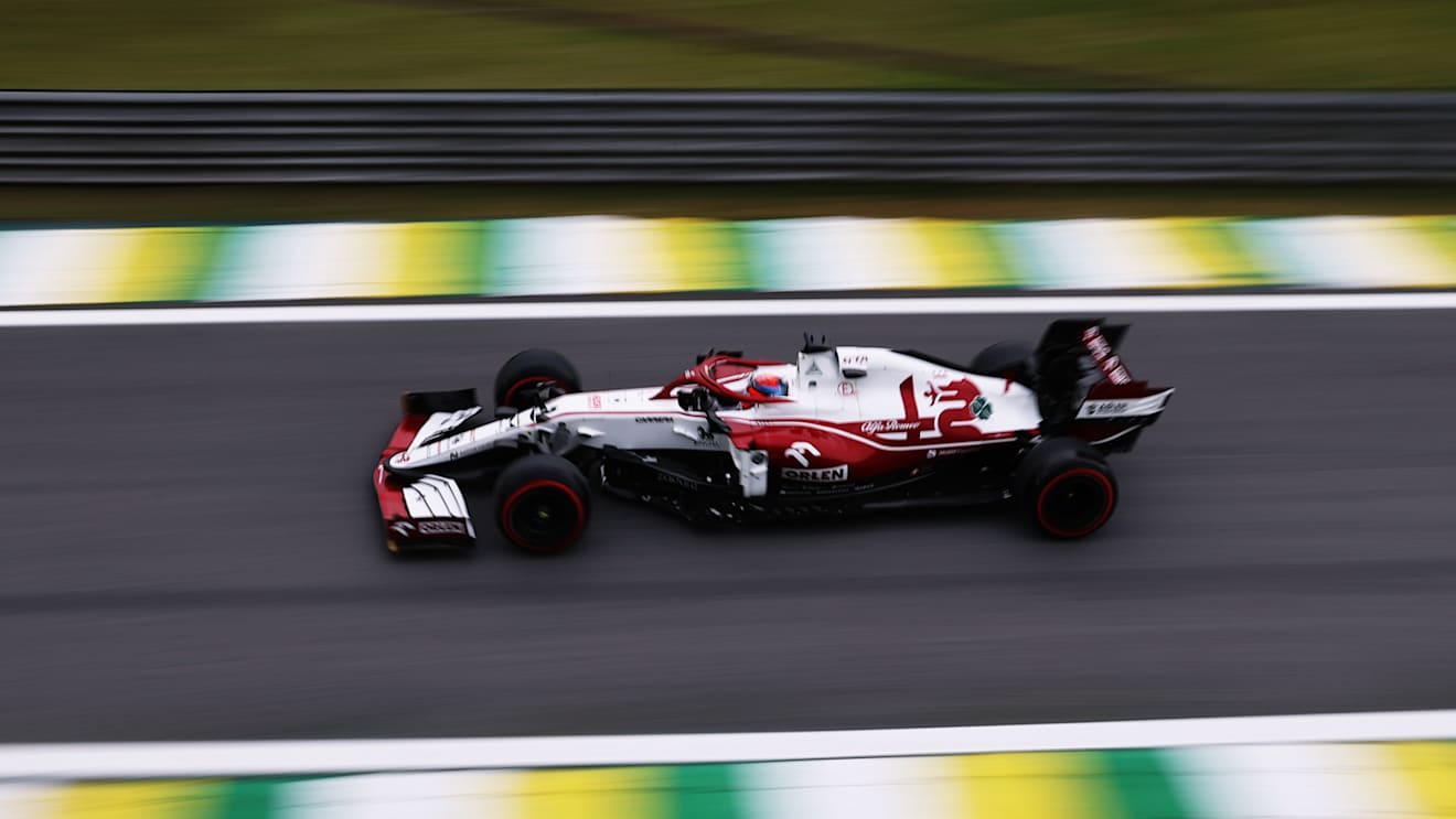 SAO PAULO, BRAZIL - NOVEMBER 12: Kimi Raikkonen of Finland driving the (7) Alfa Romeo Racing C41 Ferrari during qualifying ahead of the F1 Grand Prix of Brazil at Autodromo Jose Carlos Pace on November 12, 2021 in Sao Paulo, Brazil. (Photo by Lars Baron/Getty Images)
