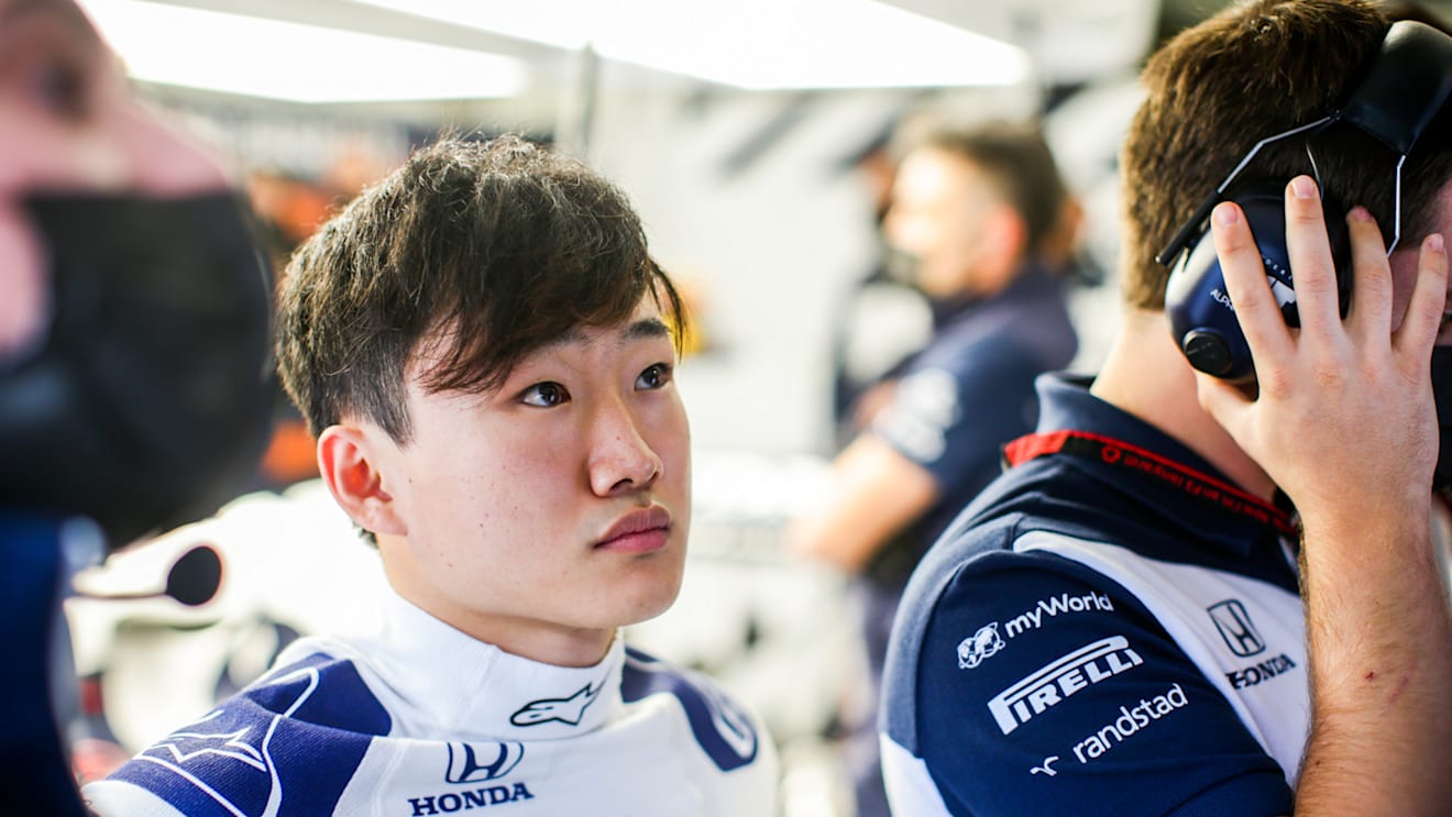 SAO PAULO, BRAZIL - NOVEMBER 12: Yuki Tsunoda of Scuderia AlphaTauri and Japan  during qualifying ahead of the F1 Grand Prix of Brazil at Autodromo Jose Carlos Pace on November 12, 2021 in Sao Paulo, Brazil. (Photo by Peter Fox/Getty Images)