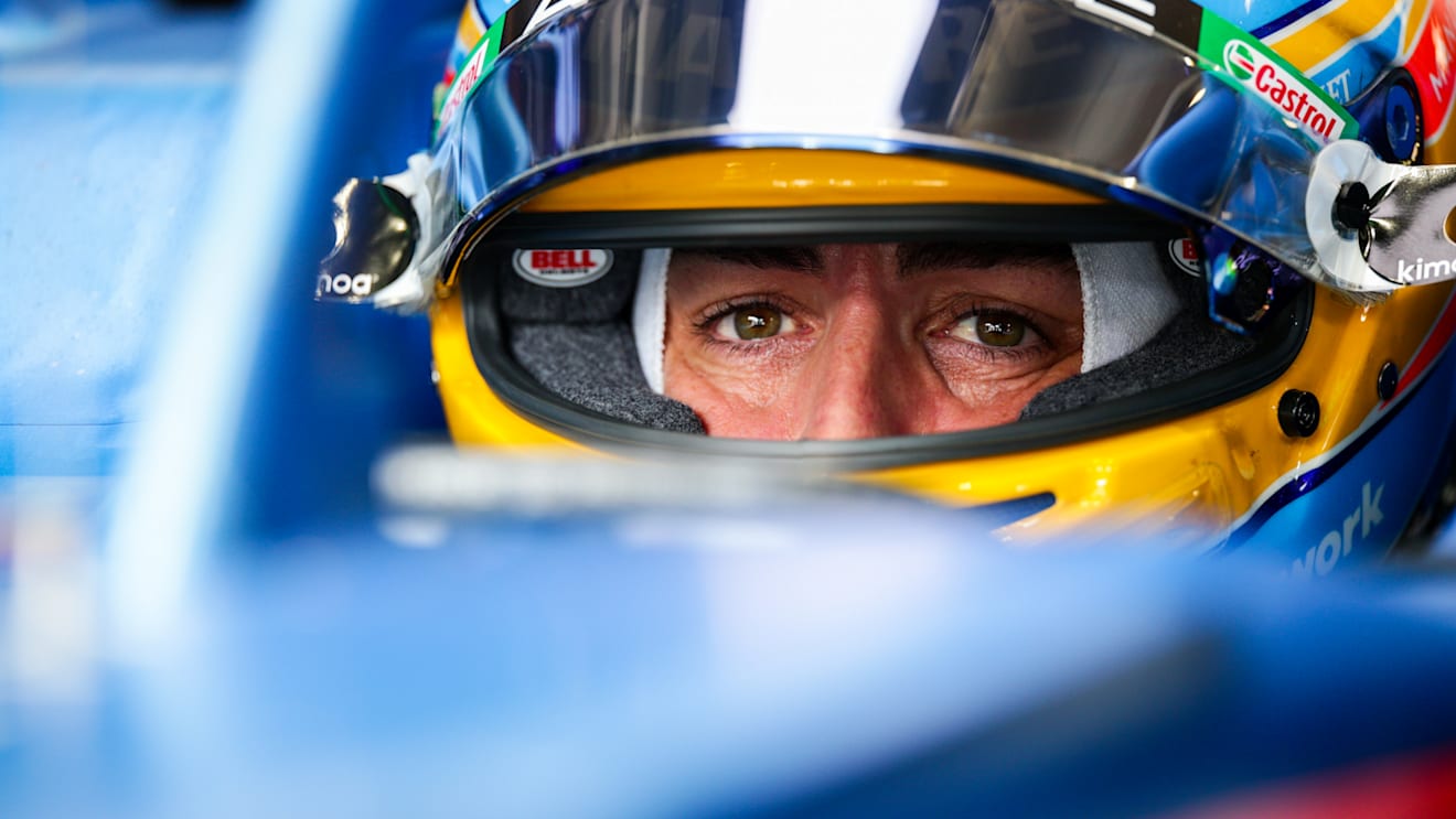 SAO PAULO, BRAZIL - NOVEMBER 14: Fernando Alonso of Alpine F1 and Spain  during the F1 Grand Prix of Brazil at Autodromo Jose Carlos Pace on November 14, 2021 in Sao Paulo, Brazil. (Photo by Peter Fox/Getty Images)