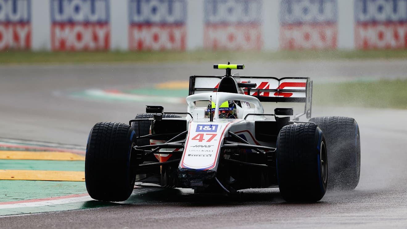 IMOLA, ITALY - APRIL 18: Mick Schumacher of Germany driving the (47) Haas F1 Team VF-21 Ferrari with a missing front wing during the F1 Grand Prix of Emilia Romagna at Autodromo Enzo e Dino Ferrari on April 18, 2021 in Imola, Italy. (Photo by Bryn Lennon/Getty Images)