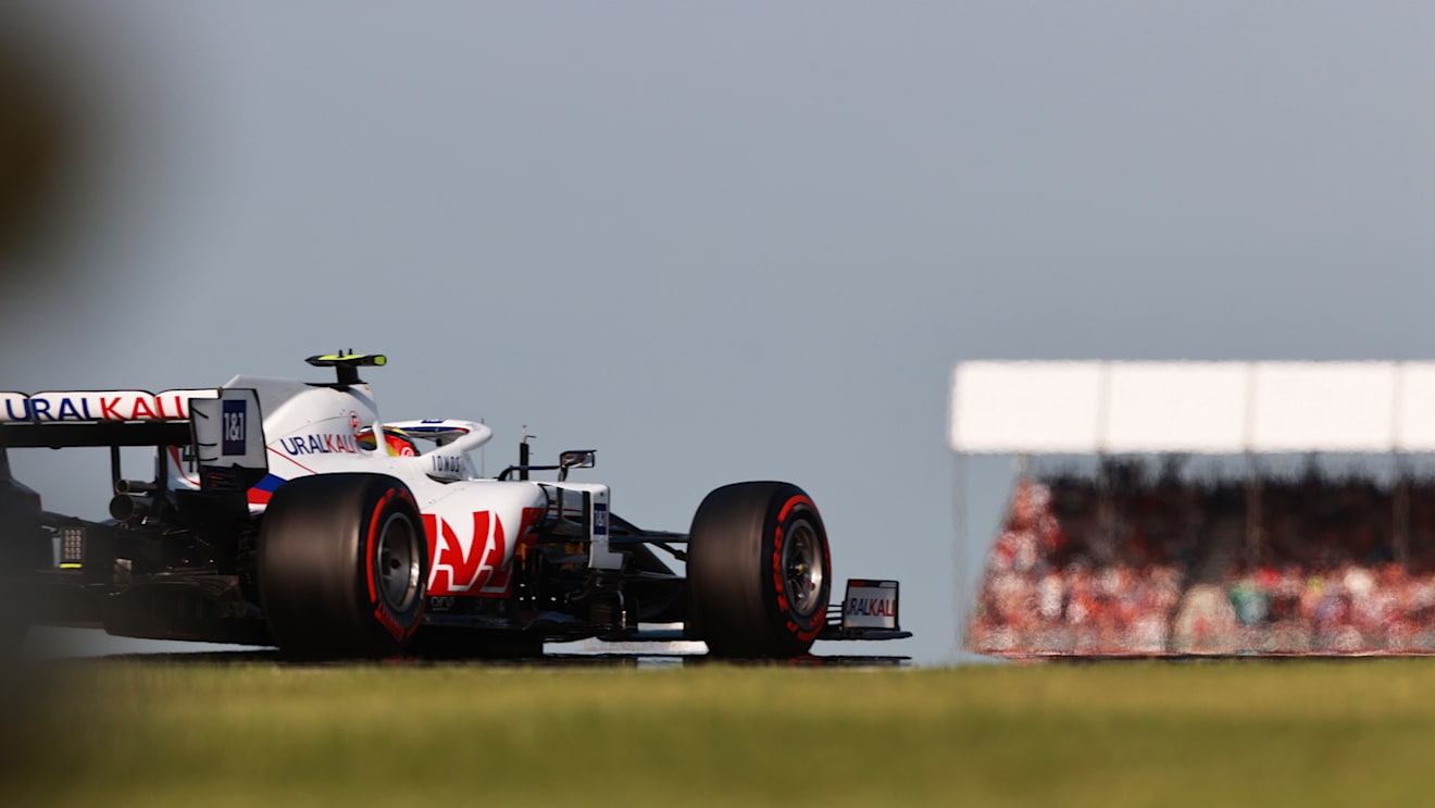 NORTHAMPTON, ENGLAND - JULY 16: Mick Schumacher of Germany driving the (47) Haas F1 Team VF-21 Ferrari during qualifying ahead of the F1 Grand Prix of Great Britain at Silverstone on July 16, 2021 in Northampton, England. (Photo by Mark Thompson/Getty Images)