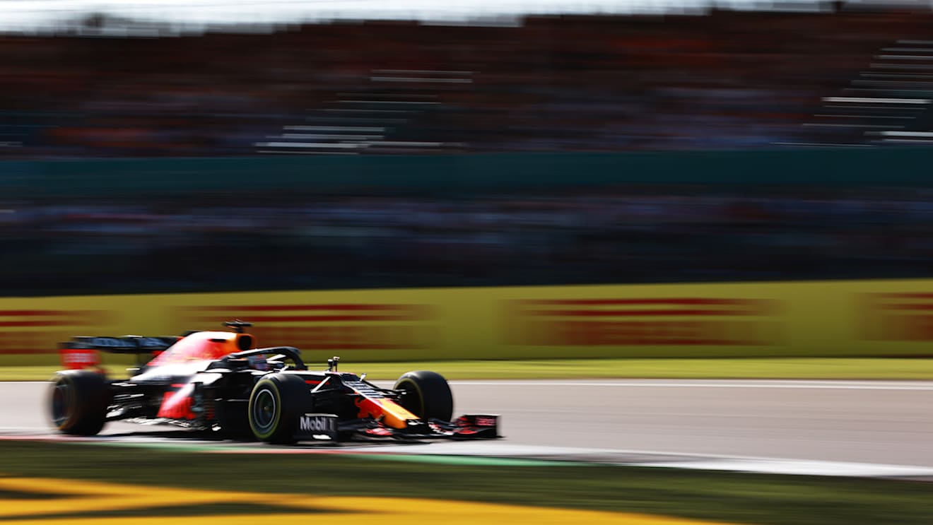 NORTHAMPTON, ENGLAND - JULY 17: Max Verstappen of the Netherlands driving the (33) Red Bull Racing RB16B Honda during the Sprint for the F1 Grand Prix of Great Britain at Silverstone on July 17, 2021 in Northampton, England. (Photo by Mark Thompson/Getty Images)