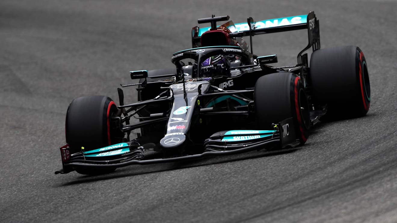 MONZA, ITALY - SEPTEMBER 10: Lewis Hamilton of Great Britain driving the (44) Mercedes AMG Petronas F1 Team Mercedes W12 during qualifying ahead of the F1 Grand Prix of Italy at Autodromo di Monza on September 10, 2021 in Monza, Italy. (Photo by Rudy Carezzevoli/Getty Images)