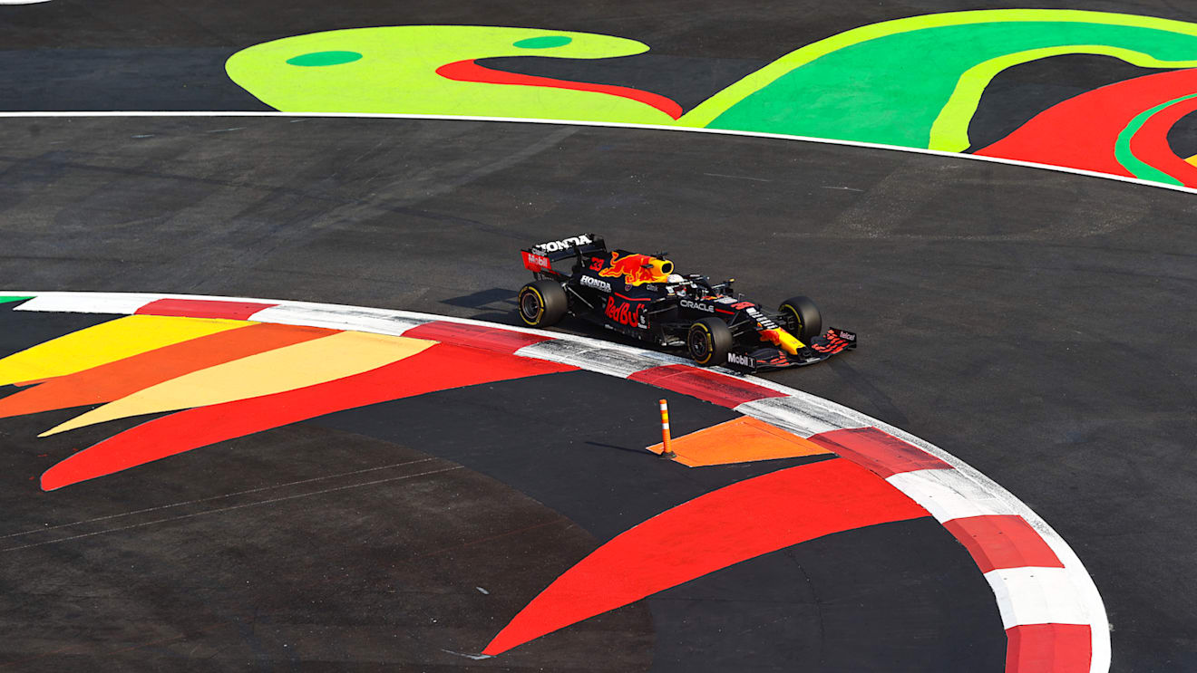MEXICO CITY, MEXICO - NOVEMBER 05: Max Verstappen of the Netherlands driving the (33) Red Bull Racing RB16B Honda during practice ahead of the F1 Grand Prix of Mexico at Autodromo Hermanos Rodriguez on November 05, 2021 in Mexico City, Mexico. (Photo by Mark Thompson/Getty Images)