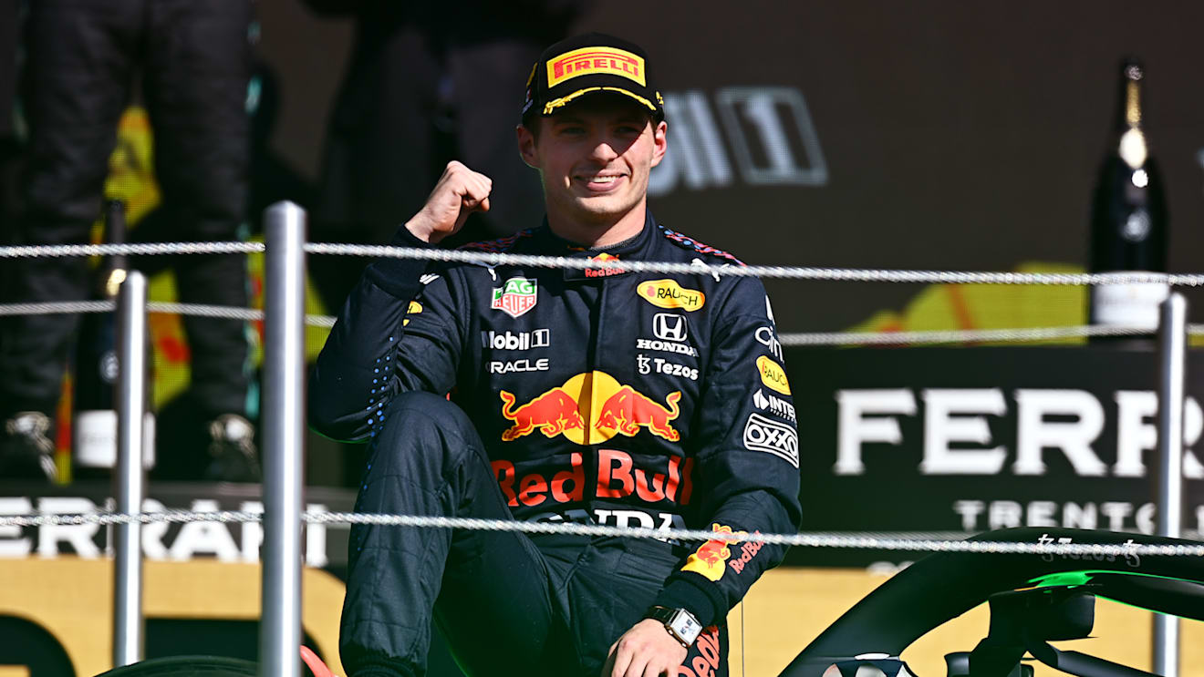 MEXICO CITY, MEXICO - NOVEMBER 07: Race winner Max Verstappen of Netherlands and Red Bull Racing celebrates on the podium during the F1 Grand Prix of Mexico at Autodromo Hermanos Rodriguez on November 07, 2021 in Mexico City, Mexico. (Photo by Clive Mason/Getty Images)