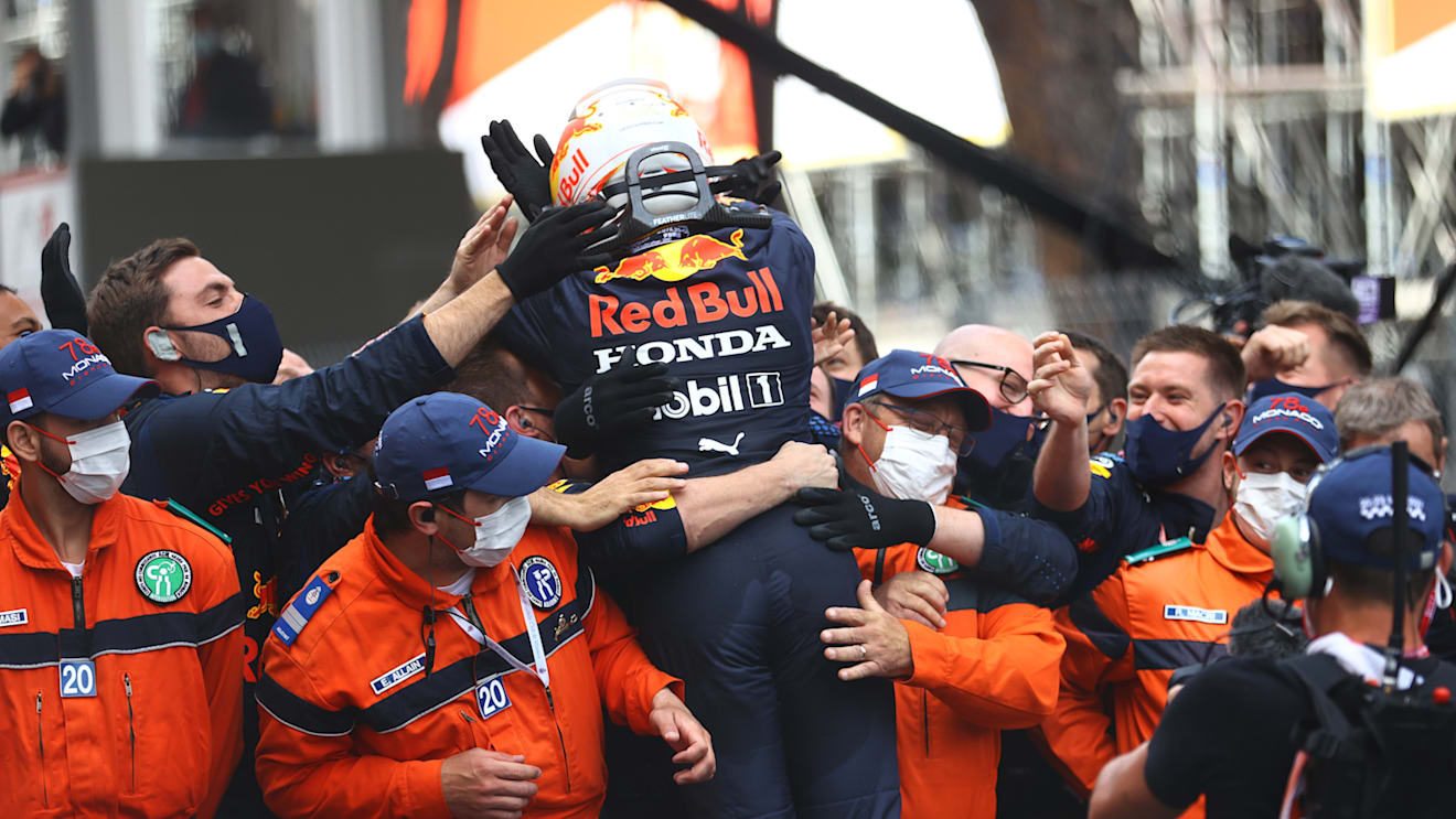 MONTE-CARLO, MONACO - MAY 23: Race winner Max Verstappen of Netherlands and Red Bull Racing celebrates with his team in parc ferme during the F1 Grand Prix of Monaco at Circuit de Monaco on May 23, 2021 in Monte-Carlo, Monaco. (Photo by Bryn Lennon/Getty Images)