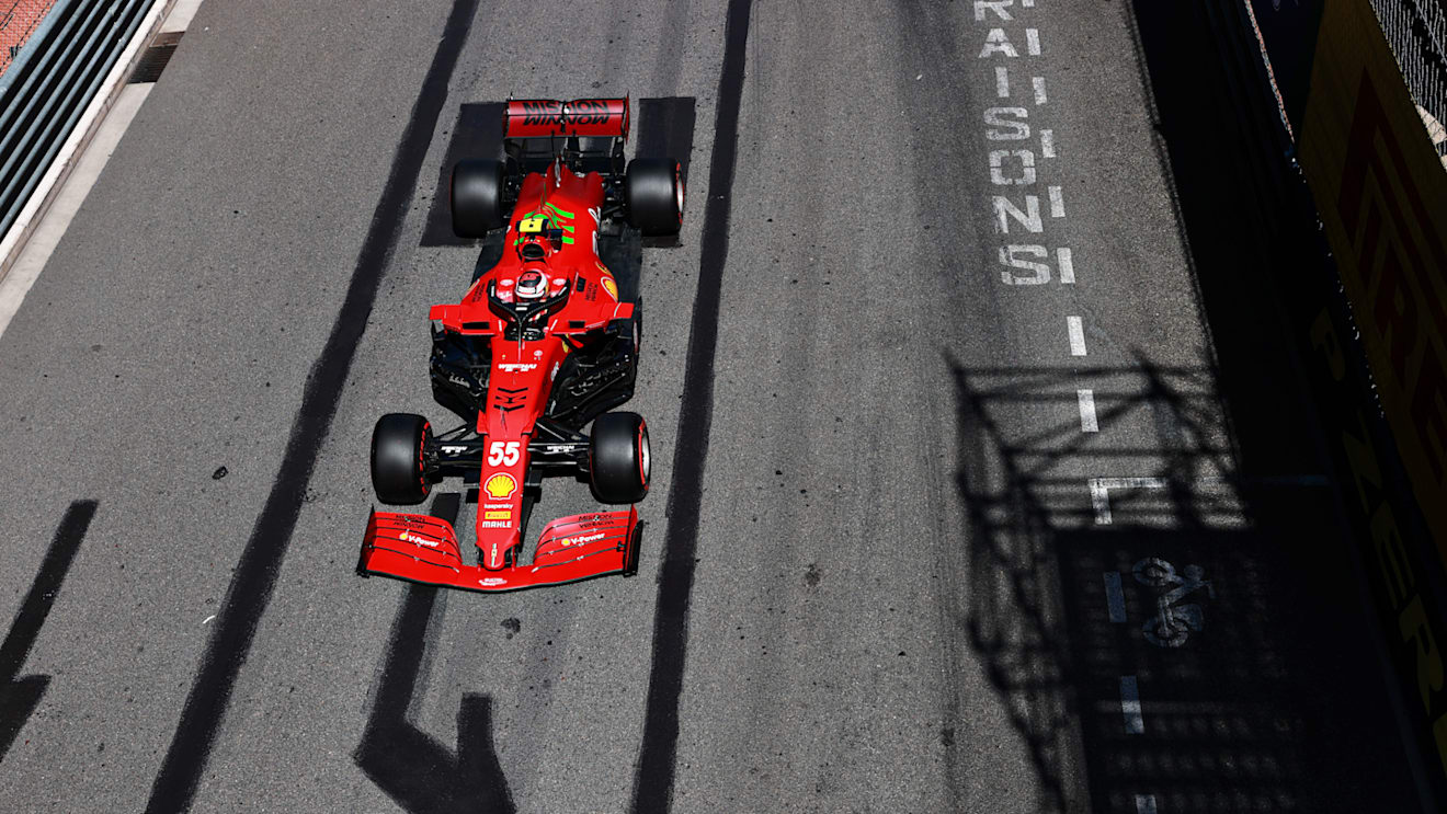 MONTE-CARLO, MONACO - MAY 20: Carlos Sainz of Spain driving the (55) Scuderia Ferrari SF21 during practice ahead of the F1 Grand Prix of Monaco at Circuit de Monaco on May 20, 2021 in Monte-Carlo, Monaco. (Photo by Mark Thompson/Getty Images)