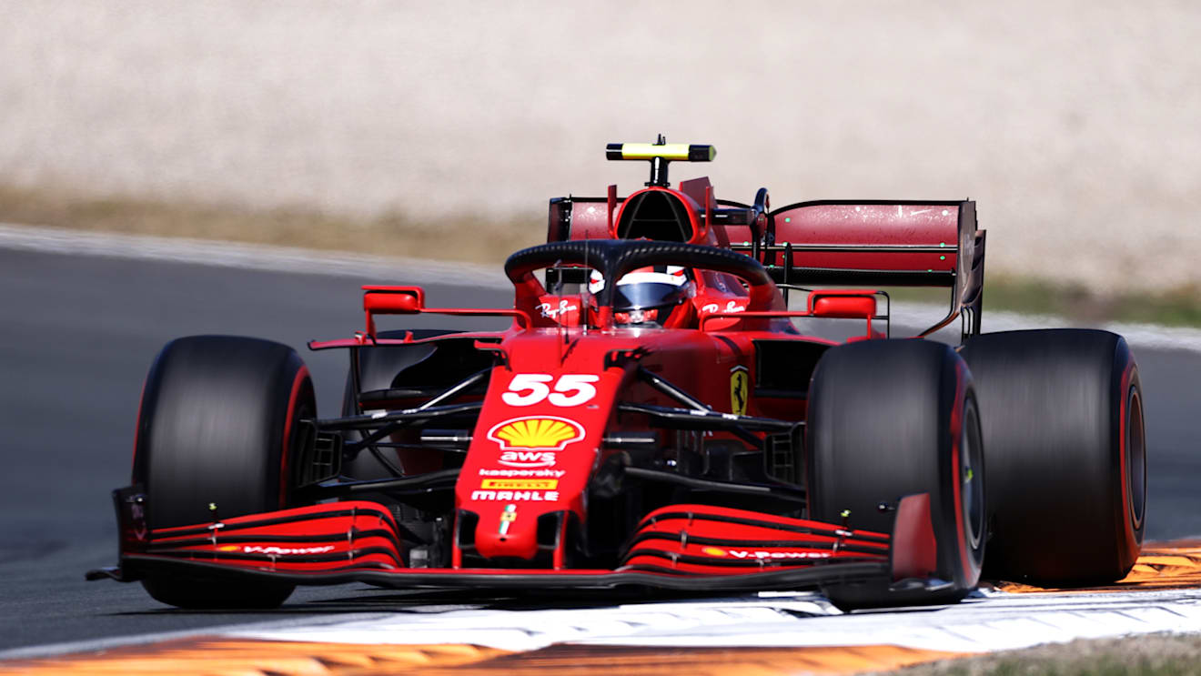 ZANDVOORT, NETHERLANDS - SEPTEMBER 05: Carlos Sainz of Spain driving the (55) Scuderia Ferrari SF21 during the F1 Grand Prix of The Netherlands at Circuit Zandvoort on September 05, 2021 in Zandvoort, Netherlands. (Photo by Lars Baron/Getty Images)
