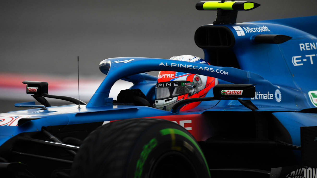SOCHI, RUSSIA - SEPTEMBER 25: Esteban Ocon of France driving the (31) Alpine A521 Renault on track during qualifying ahead of the F1 Grand Prix of Russia at Sochi Autodrom on September 25, 2021 in Sochi, Russia. (Photo by Rudy Carezzevoli/Getty Images)