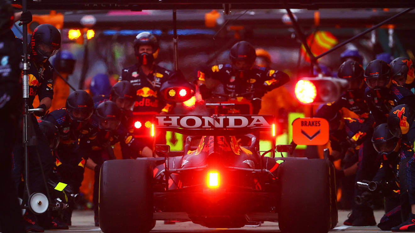 SOCHI, RUSSIA - SEPTEMBER 26: Max Verstappen of the Netherlands driving the (33) Red Bull Racing RB16B Honda makes a pitstop during the F1 Grand Prix of Russia at Sochi Autodrom on September 26, 2021 in Sochi, Russia. (Photo by Dan Istitene - Formula 1/Formula 1 via Getty Images)