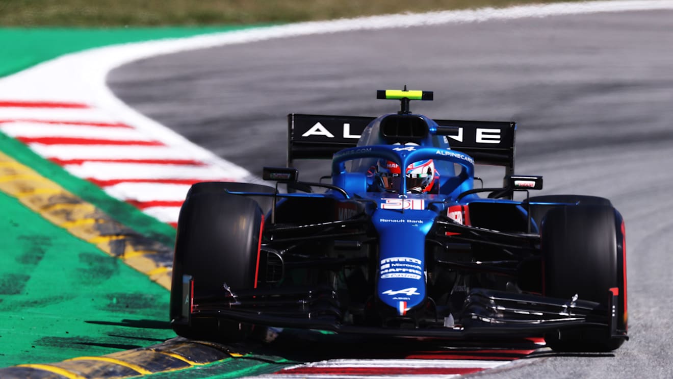 BARCELONA, SPAIN - MAY 08: Esteban Ocon of France driving the (31) Alpine A521 Renault on track during qualifying for the F1 Grand Prix of Spain at Circuit de Barcelona-Catalunya on May 08, 2021 in Barcelona, Spain. (Photo by Lars Baron/Getty Images)