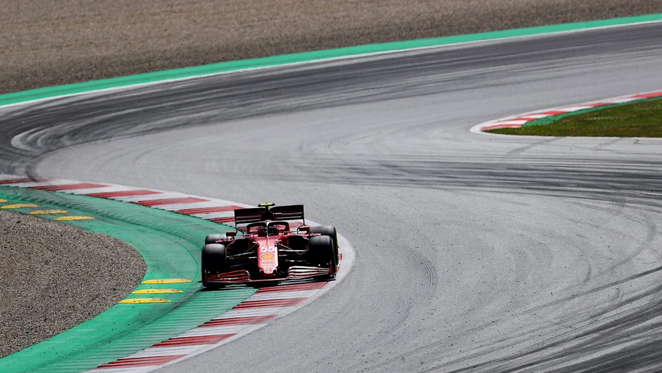 SPIELBERG, AUSTRIA - JUNE 27: Carlos Sainz of Spain driving the (55) Scuderia Ferrari SF21 during the F1 Grand Prix of Styria at Red Bull Ring on June 27, 2021 in Spielberg, Austria. (Photo by Clive Rose/Getty Images)