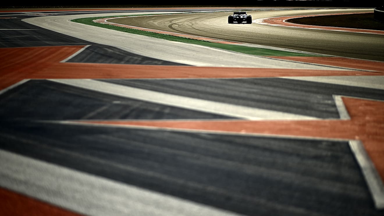 AUSTIN, TEXAS - OCTOBER 22: George Russell of Great Britain driving the (63) Williams Racing FW43B Mercedes during practice ahead of the F1 Grand Prix of USA at Circuit of The Americas on October 22, 2021 in Austin, Texas. (Photo by Clive Mason - Formula 1/Formula 1 via Getty Images)
