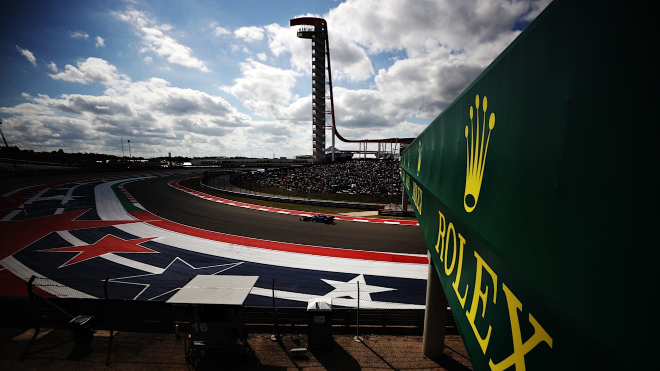 AUSTIN, TEXAS - OCTOBER 24: George Russell of Great Britain driving the (63) Williams Racing FW43B Mercedes during the F1 Grand Prix of USA at Circuit of The Americas on October 24, 2021 in Austin, Texas. (Photo by Chris Graythen/Getty Images)