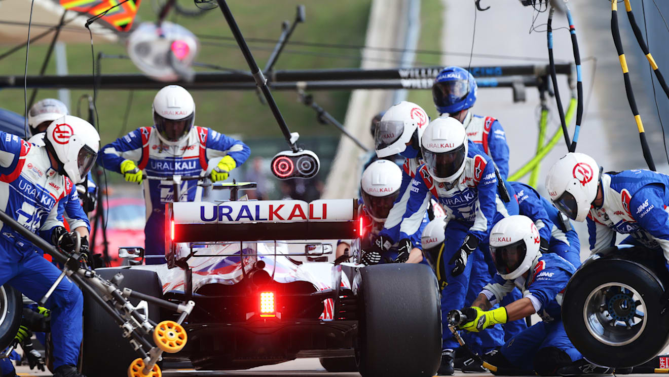 AUSTIN, TEXAS - OCTOBER 24: Mick Schumacher of Germany driving the (47) Haas F1 Team VF-21 Ferrari makes a pitstop during the F1 Grand Prix of USA at Circuit of The Americas on October 24, 2021 in Austin, Texas. (Photo by Peter Fox/Getty Images)