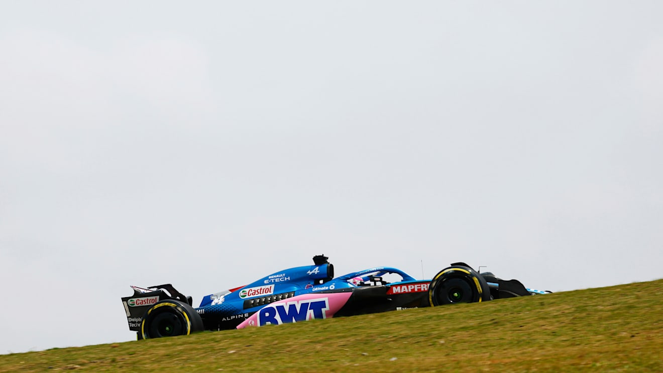 SAO PAULO, BRAZIL - NOVEMBER 11: Fernando Alonso of Spain driving the (14) Alpine F1 A522 Renault on track during practice ahead of the F1 Grand Prix of Brazil at Autodromo Jose Carlos Pace on November 11, 2022 in Sao Paulo, Brazil. (Photo by Chris Graythen/Getty Images)