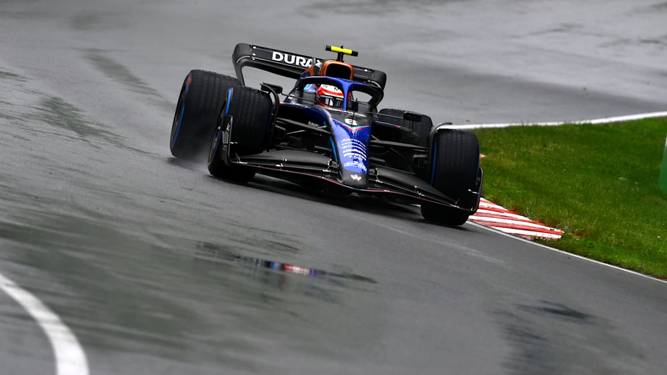 MONTREAL, QUEBEC - JUNE 18: Nicholas Latifi of Canada driving the (6) Williams FW44 Mercedes in the wet during final practice ahead of the F1 Grand Prix of Canada at Circuit Gilles Villeneuve on June 18, 2022 in Montreal, Quebec. (Photo by Dan Mullan/Getty Images)