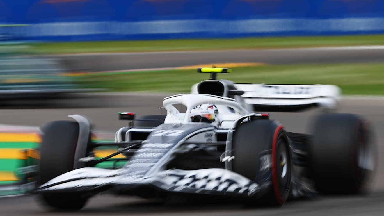 IMOLA, ITALY - APRIL 23: Yuki Tsunoda of Japan driving the (22) Scuderia AlphaTauri AT03 on track during Sprint ahead of the F1 Grand Prix of Emilia Romagna at Autodromo Enzo e Dino Ferrari on April 23, 2022 in Imola, Italy. (Photo by Dan Mullan/Getty Images)