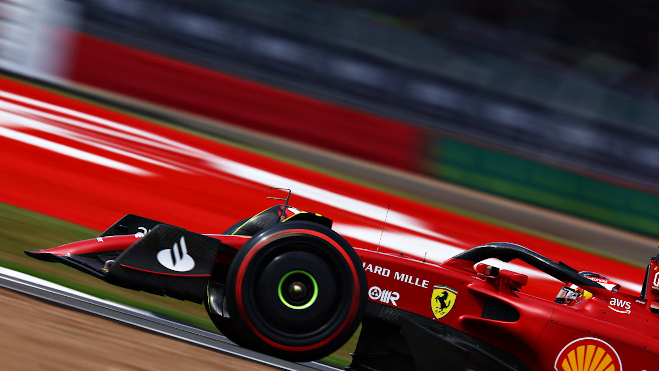 NORTHAMPTON, ENGLAND - JULY 01: Carlos Sainz of Spain driving (55) the Ferrari F1-75 on track during practice ahead of the F1 Grand Prix of Great Britain at Silverstone on July 01, 2022 in Northampton, England. (Photo by Mark Thompson/Getty Images)