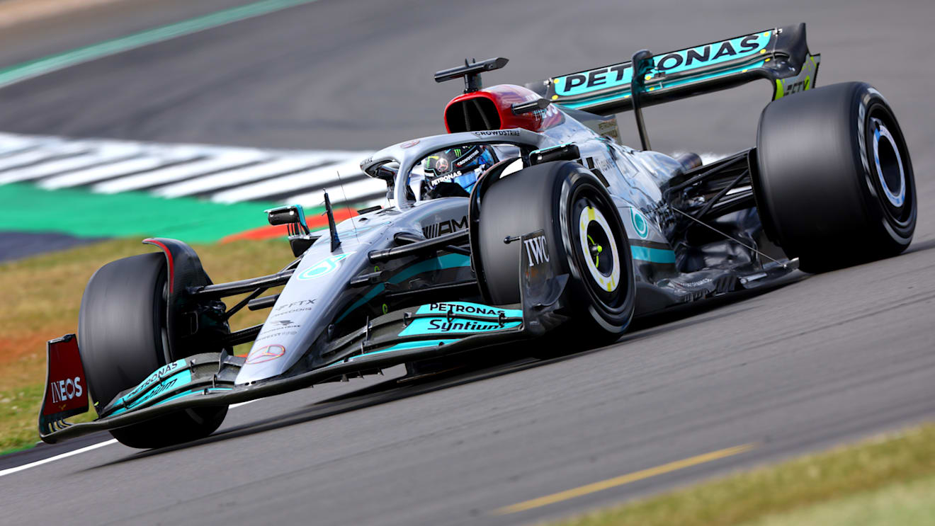 NORTHAMPTON, ENGLAND - JULY 01: George Russell of Great Britain driving the (63) Mercedes AMG Petronas F1 Team W13 on track during practice ahead of the F1 Grand Prix of Great Britain at Silverstone on July 01, 2022 in Northampton, England. (Photo by Mark Thompson/Getty Images)