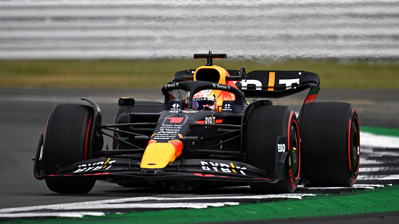 NORTHAMPTON, ENGLAND - JULY 01: Max Verstappen of the Netherlands driving the (1) Oracle Red Bull Racing RB18 on track during practice ahead of the F1 Grand Prix of Great Britain at Silverstone on July 01, 2022 in Northampton, England. (Photo by Clive Mason/Getty Images)