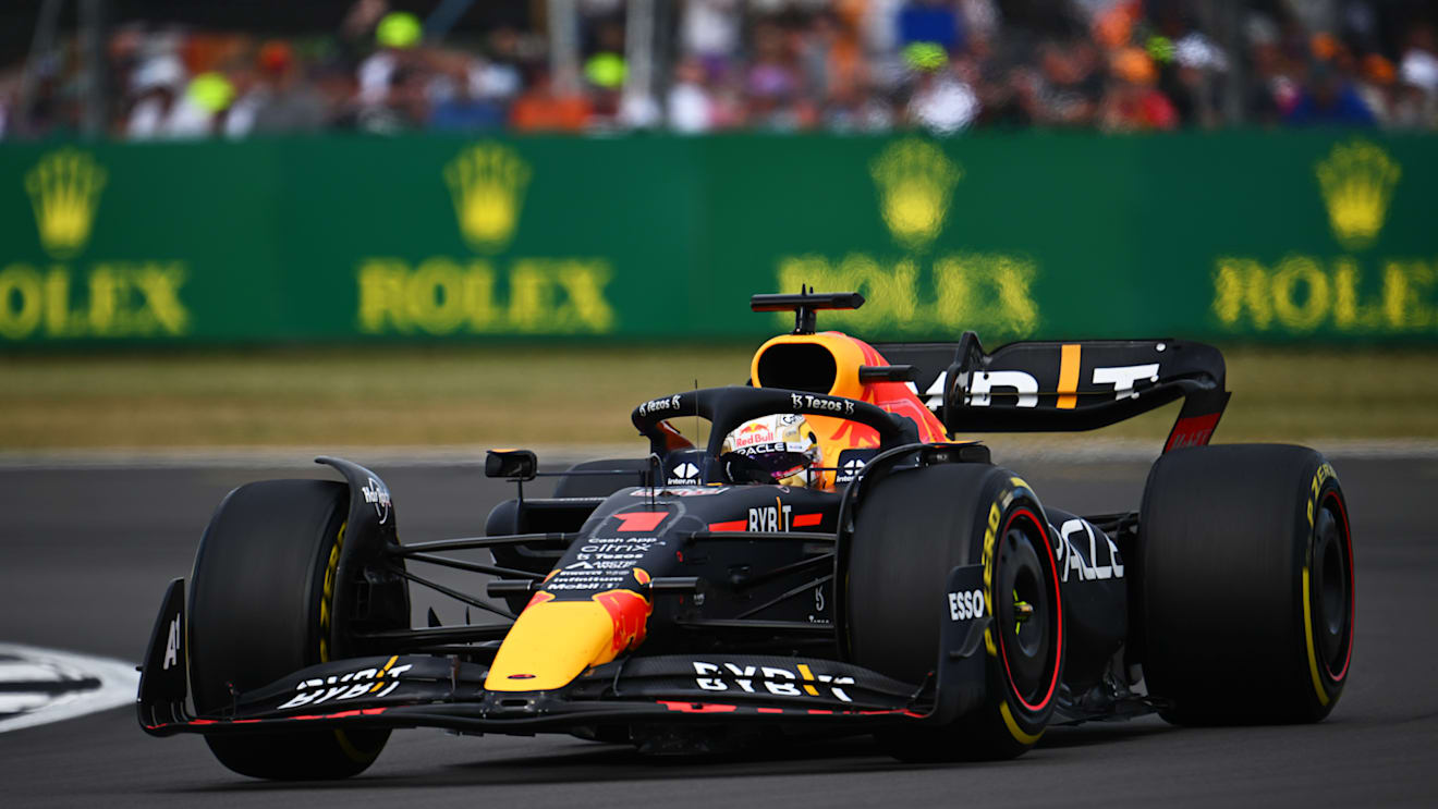 NORTHAMPTON, ENGLAND - JULY 03: Max Verstappen of the Netherlands driving the (1) Oracle Red Bull Racing RB18 on track during the F1 Grand Prix of Great Britain at Silverstone on July 03, 2022 in Northampton, England. (Photo by Clive Mason/Getty Images)