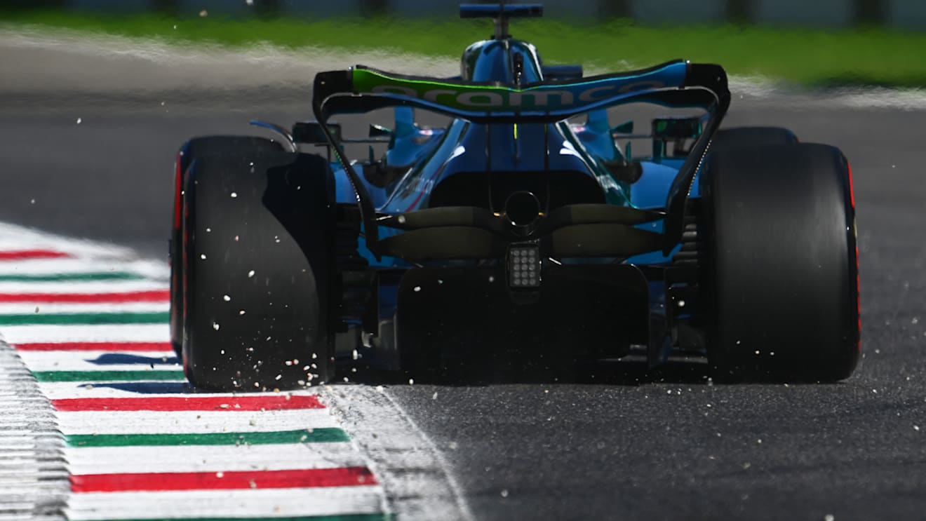 MONZA, ITALY - SEPTEMBER 10: Lance Stroll of Canada driving the (18) Aston Martin AMR22 Mercedes on track during qualifying ahead of the F1 Grand Prix of Italy at Autodromo Nazionale Monza on September 10, 2022 in Monza, Italy. (Photo by Clive Mason/Getty Images)